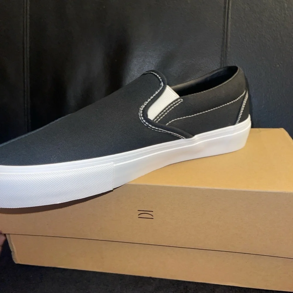 Clear Weather Dodd Unisex Slip on Sneakers Size 9 Men 10.5 Women NIB